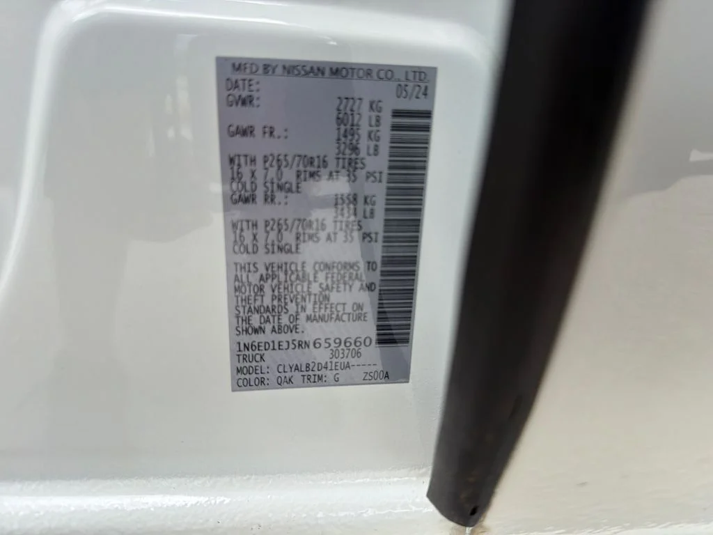 Used 2024 White Nissan SV image 31