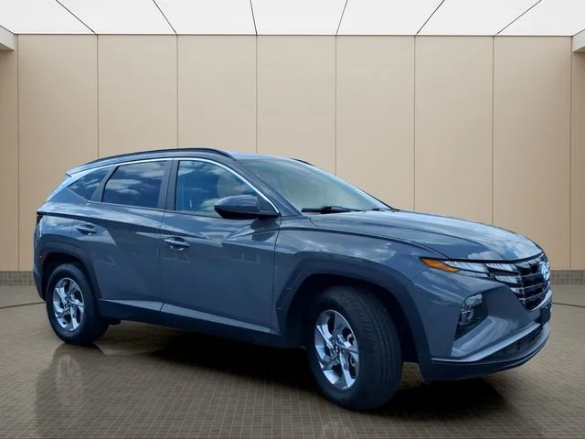 Used 2024 Gray Hyundai SEL image 5