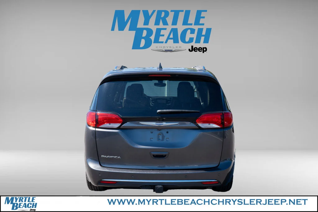 Used 2018 Granite Crystal Metallic Clearcoat Chrysler Touring L Plus image 5