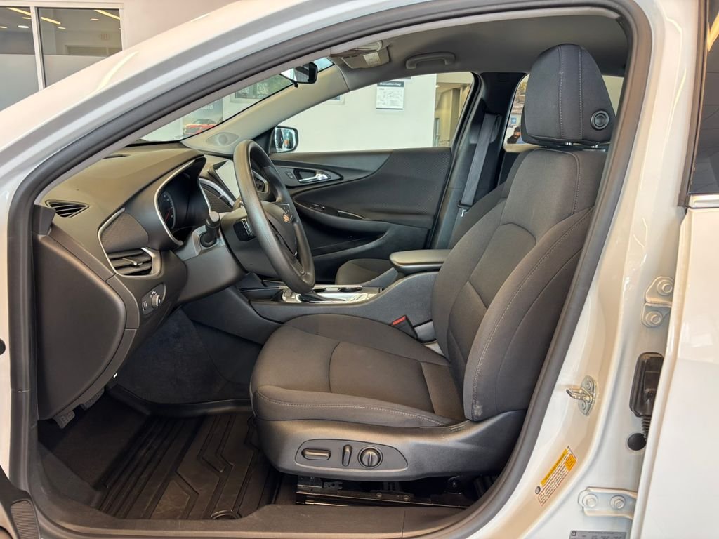 Used 2020 Summit White Chevrolet LS image 15