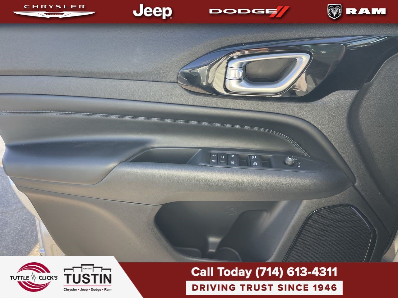 New 2026 Silver Zynith Metallic Clearcoat Jeep Latitude Altitude image 20