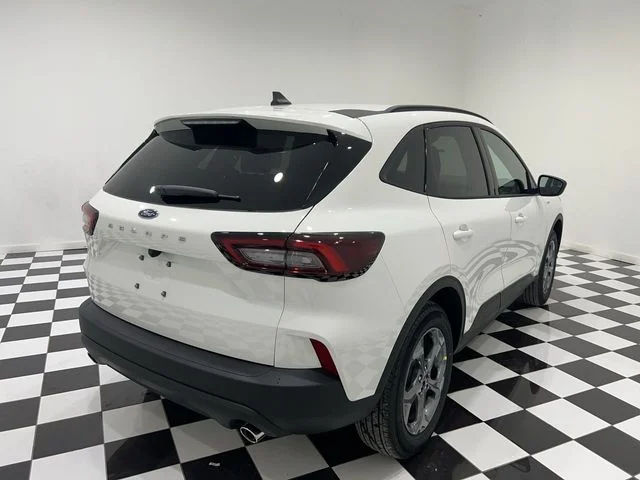 New 2026 Star White Metallic Tri-coat Ford ST-Line image 33