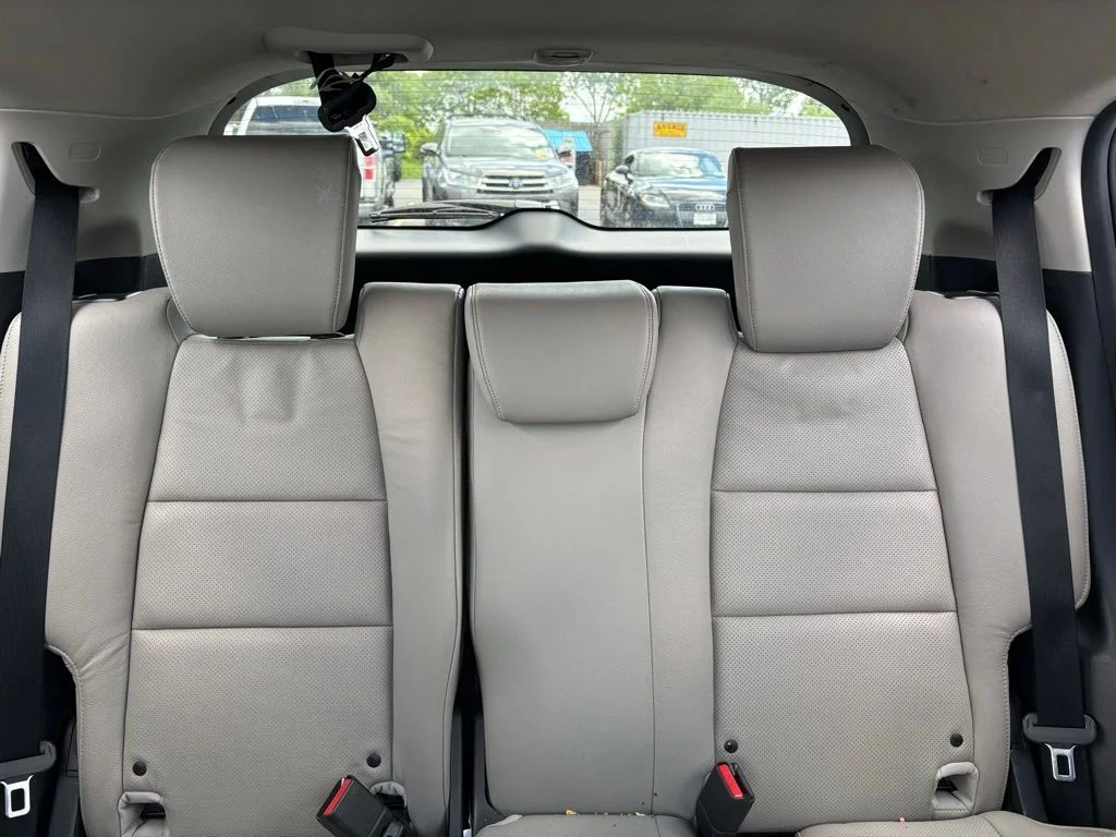 Used 2021 White Honda EX-L image 6