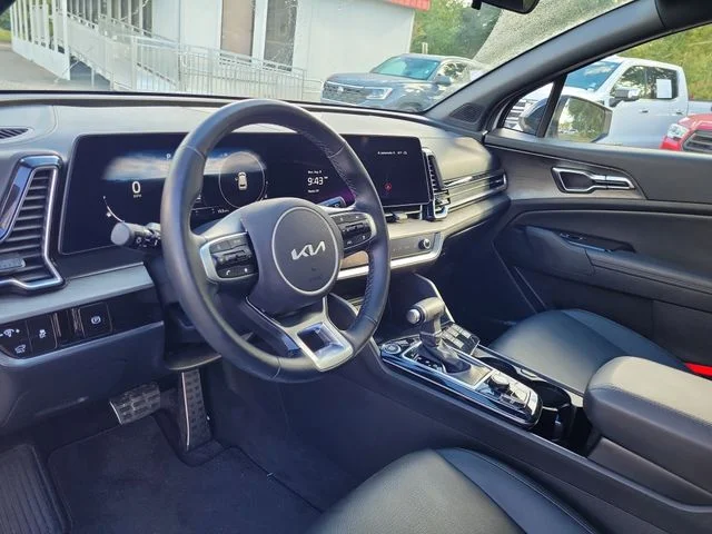 Used 2025 White Kia X-Pro Prestige image 18