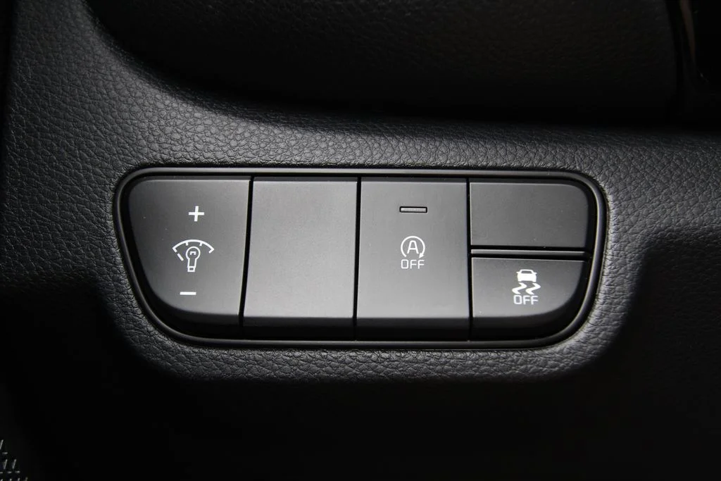 New 2026 Pluton Blue / Black Roof Kia S image 22