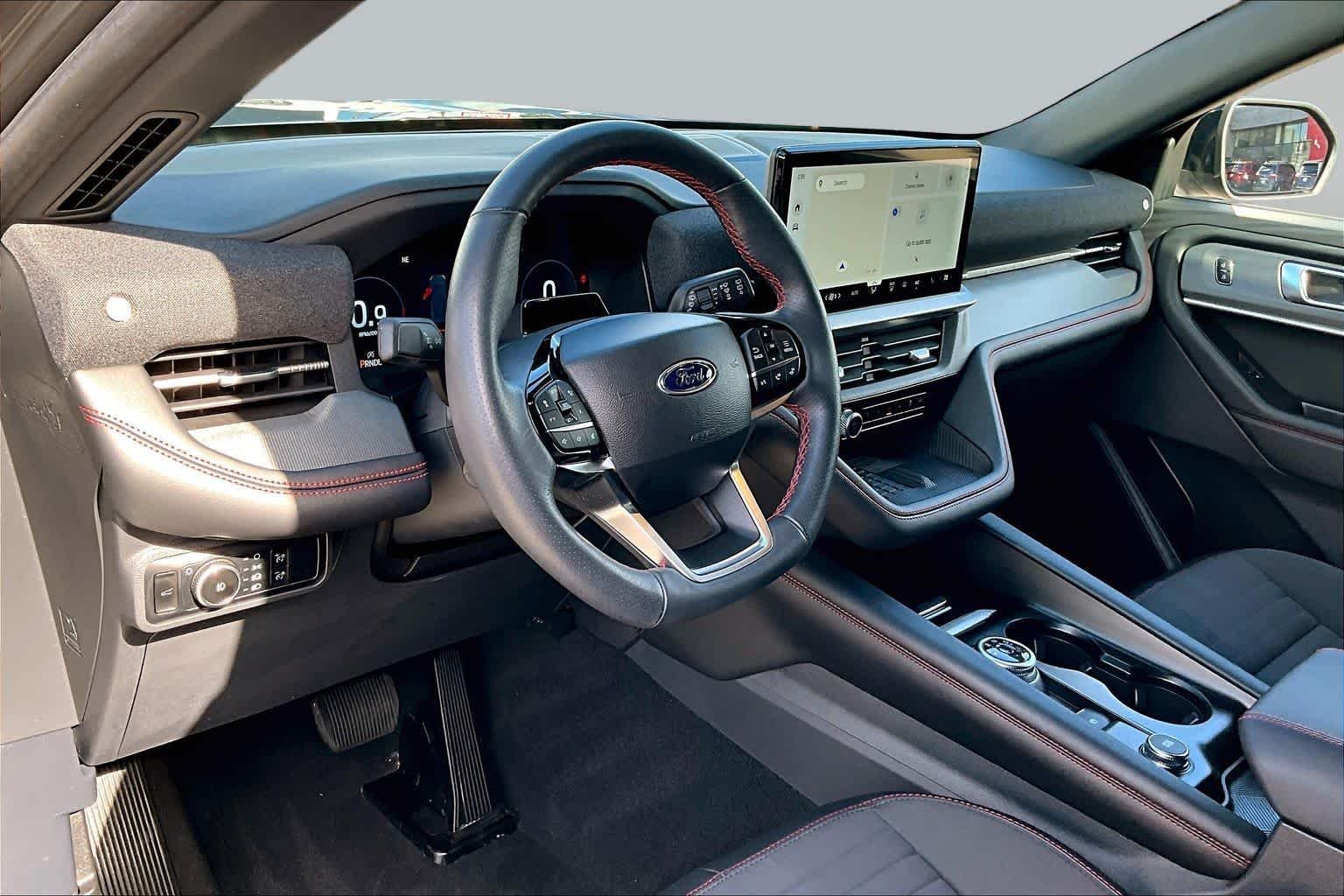 Used 2025 Carbonized Gray Ford ST-Line image 17