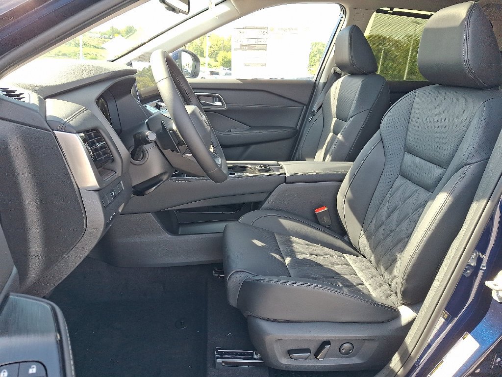 New 2026 Blue Nissan Platinum image 9