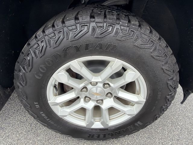 Used 2023 White Chevrolet WT image 12
