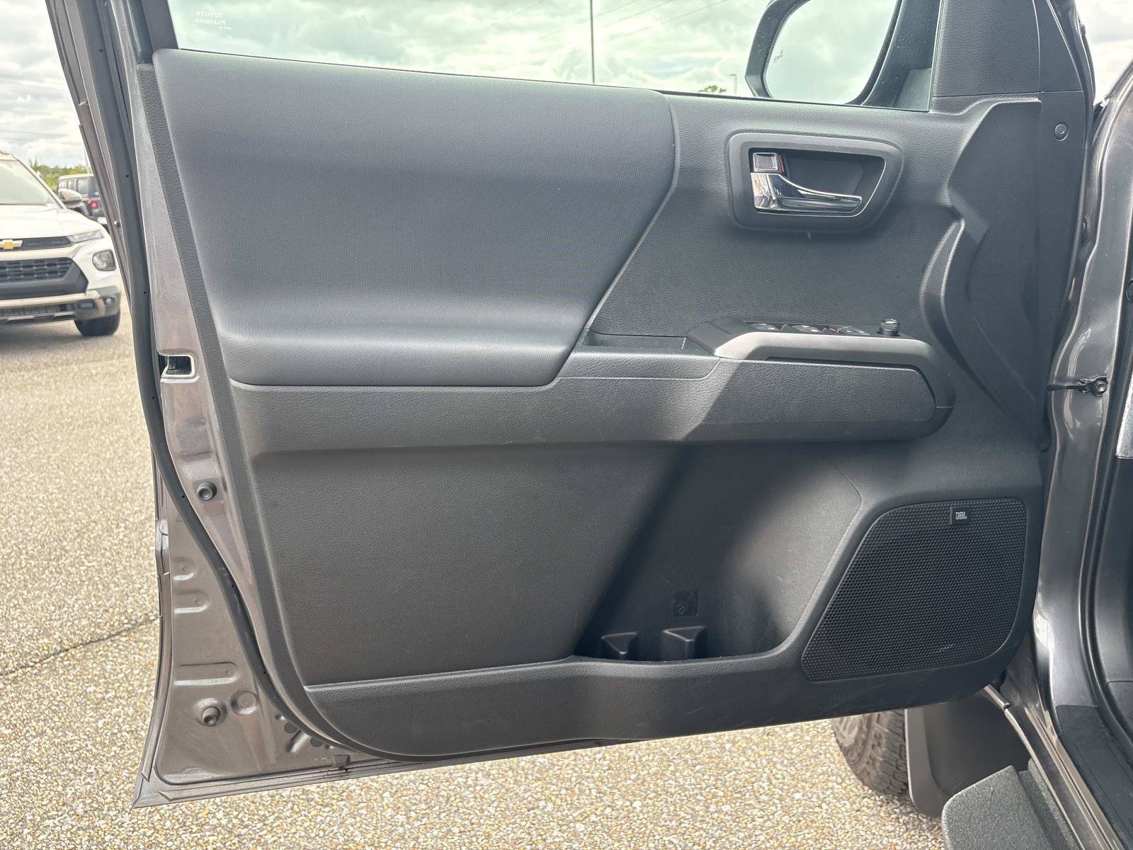 2022 Toyota Tacoma SR5 - Photo 23