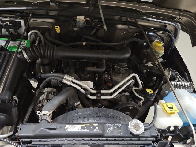 Used 2004 Beige Jeep Sport image 27