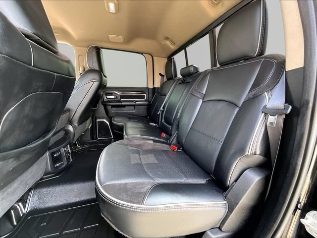 Used 2022 Diamond Black Cry Ram Laramie image 15