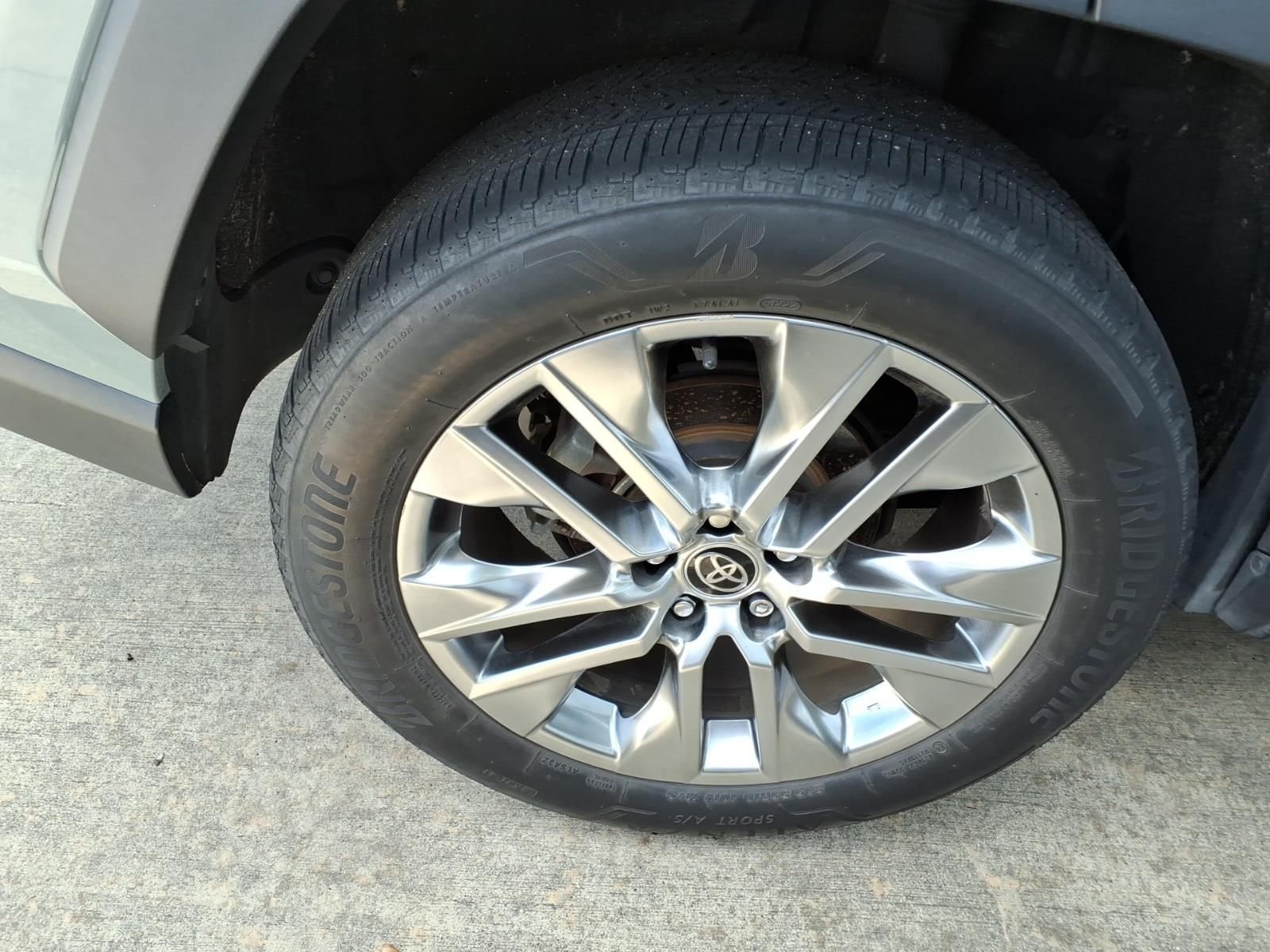 Certified Used 2021 Lunar Toyota XLE Premium image 8