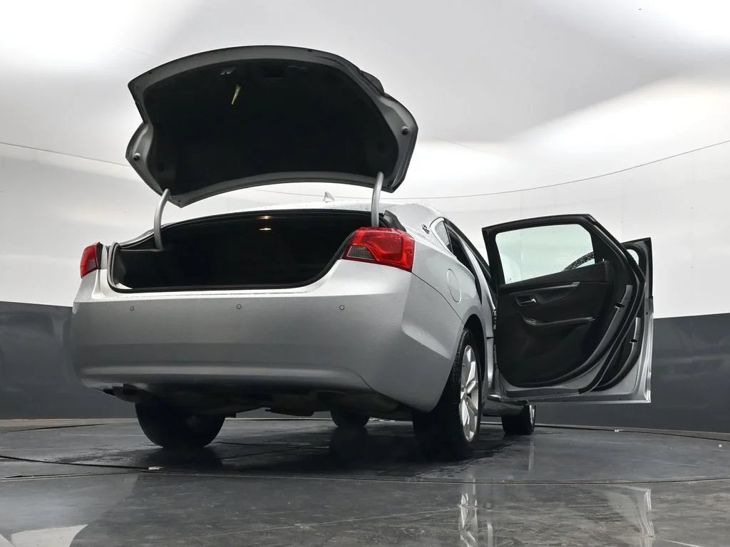 Used 2020 Silver Chevrolet LT image 42
