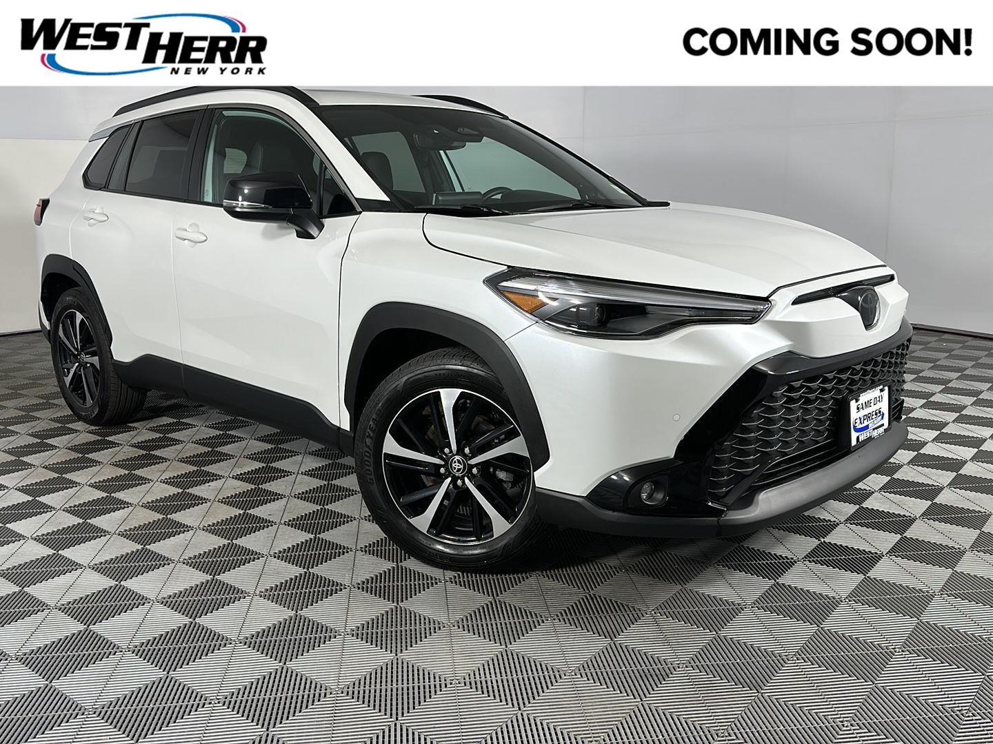 Used 2025 Wind Chill Pearl Toyota XSE image 1