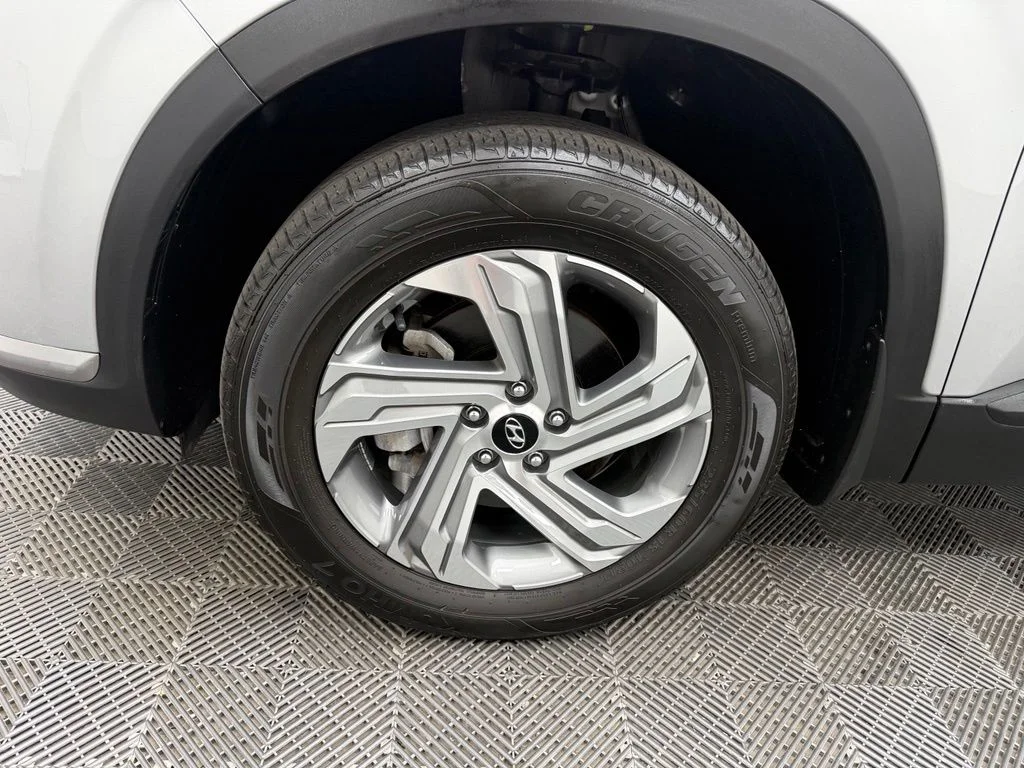 Used 2023 Silver Hyundai SEL image 16