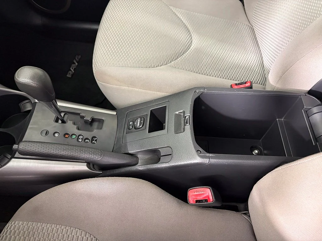 Used 2007 Blue Toyota Sport image 26