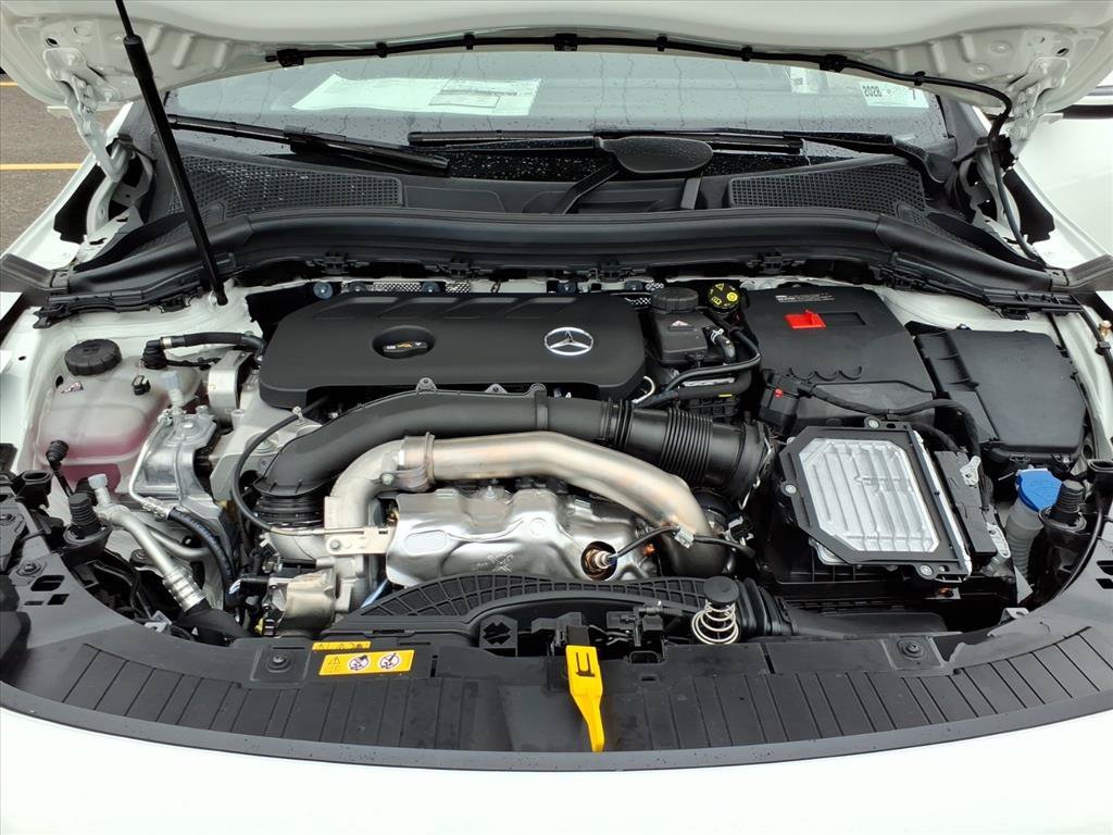 Certified Used 2026 Polar White Mercedes-Benz GLA 250 image 12