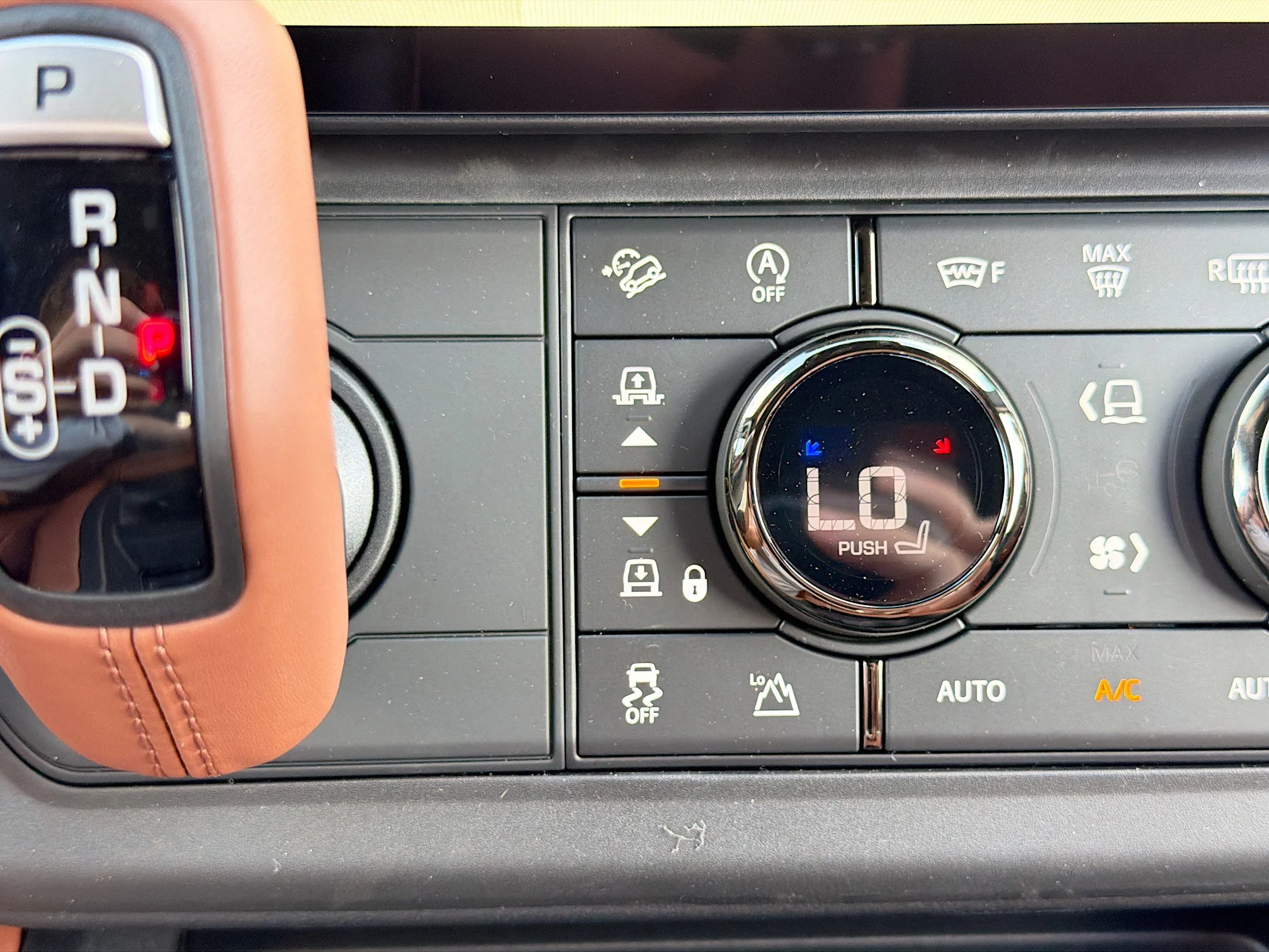 New 2026 Petra Copper Land Rover OCTA image 30