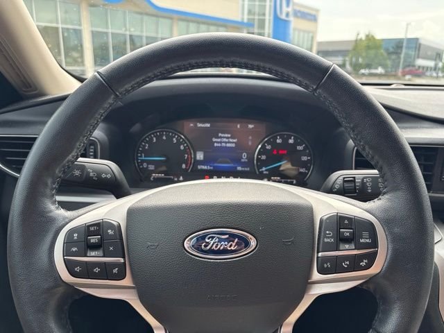 Used 2022 Star White Metallic Tri-Coat Ford XLT image 13
