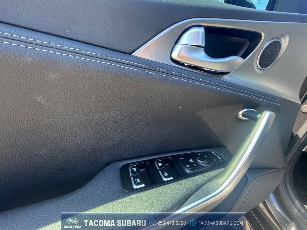 2022 Kia Stinger GT1 - Photo 11