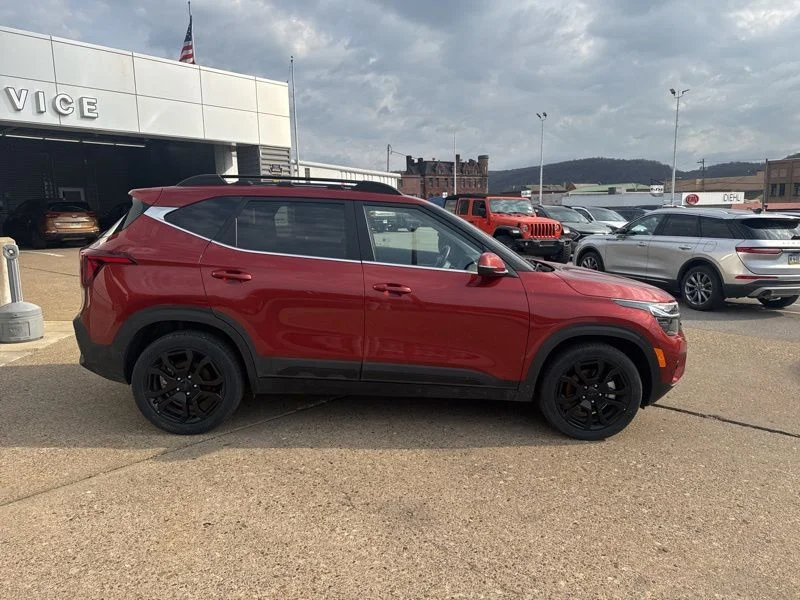 Used 2025 Orange Kia X-Line image 6