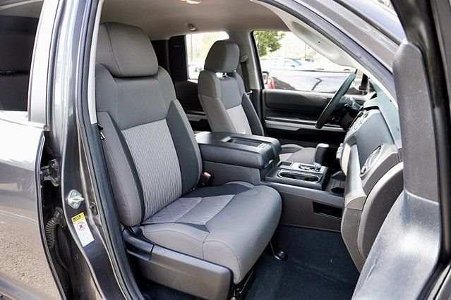 Used 2014  Toyota SR5 image 11