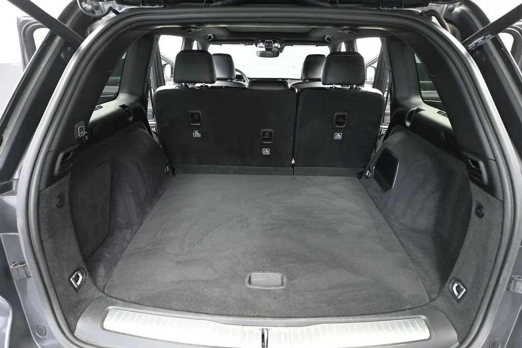 Used 2023 Gray Jeep Overland 4xe image 35