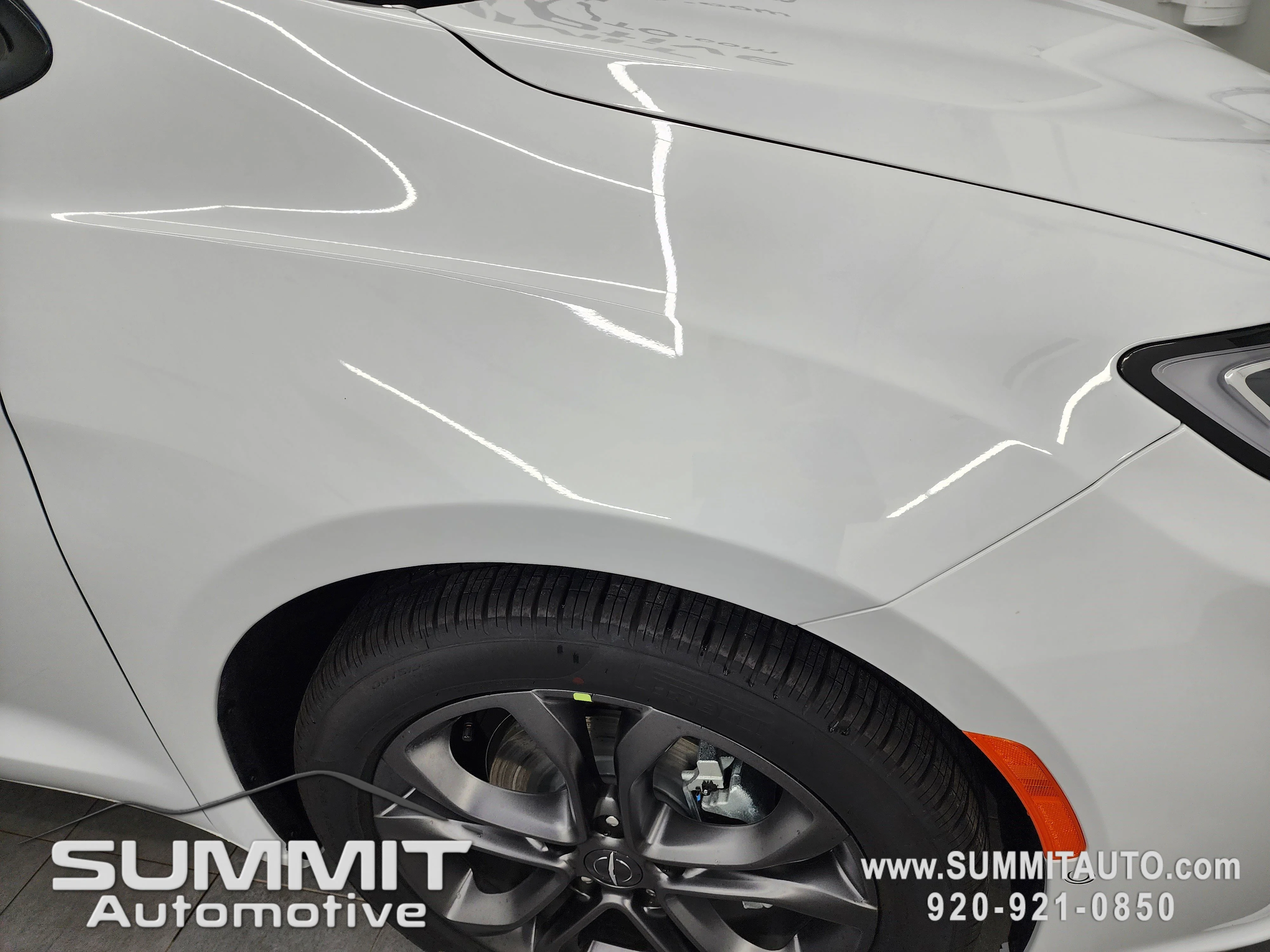 New 2026 Bright White Clear-Coat Exterior Paint Chrysler Select image 27