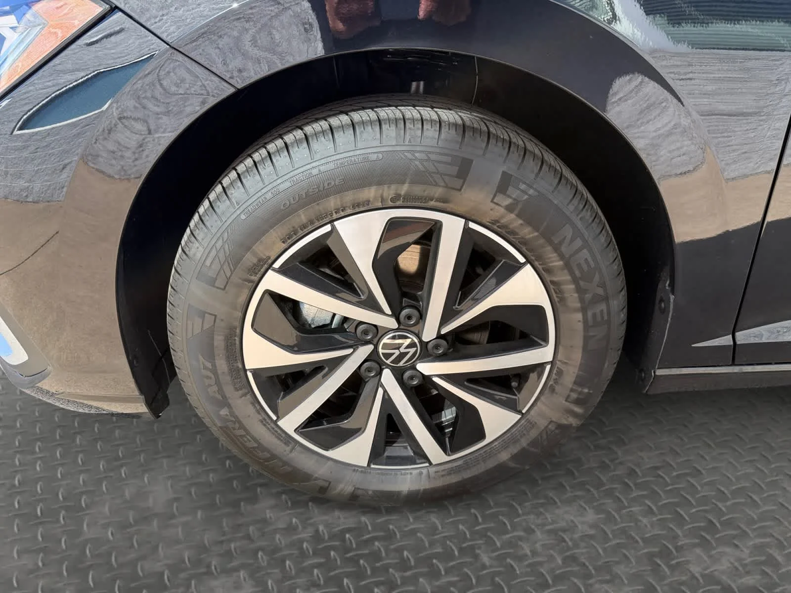 New 2027 Deep Black Pearl Volkswagen S image 9