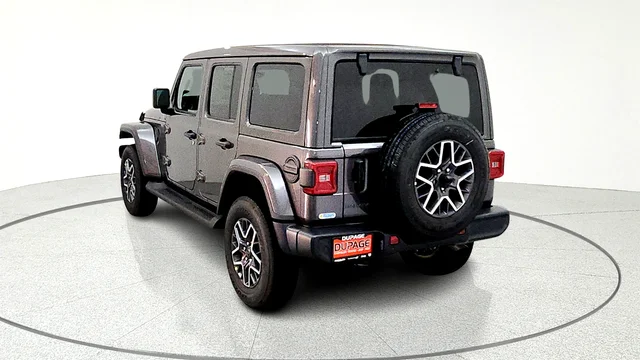 New 2026 Granite Crystal Metallic Clear-Coat Exterior Paint Jeep Sahara image 7