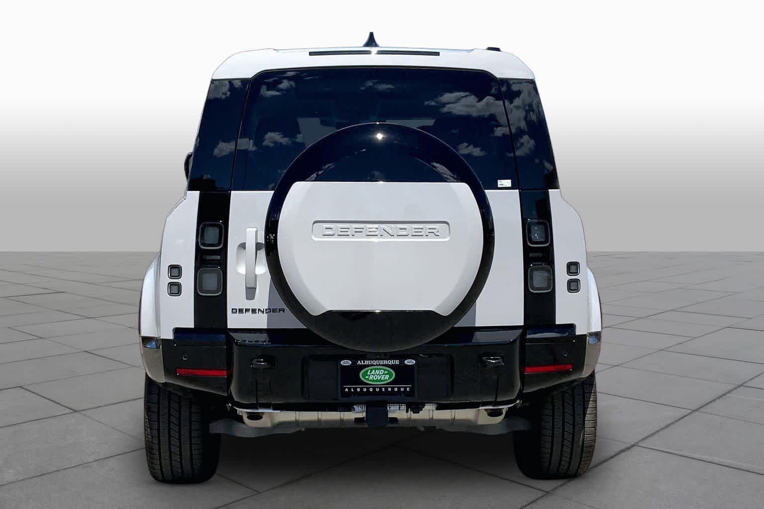 New 2026 Borasco Grey Land Rover X-Dynamic SE image 4