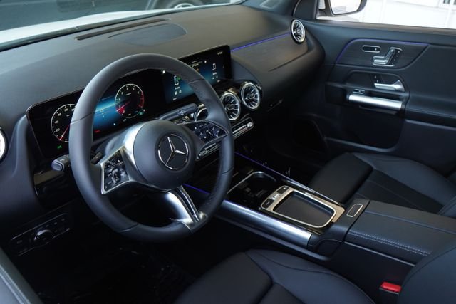New 2026 Polar White Mercedes-Benz GLA 250 image 2