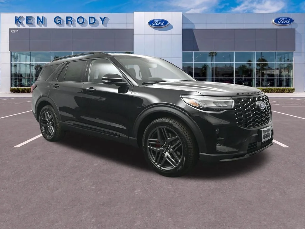2026 Ford Explorer ST-LINE RWD's photo