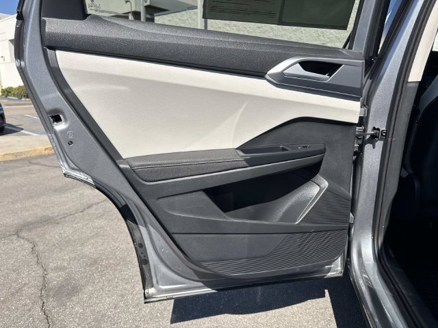 Certified Used 2025 Silver Volkswagen 1.5T SE image 26