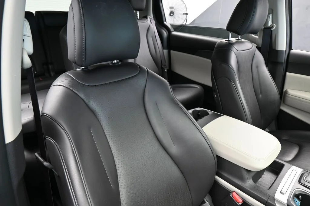 Used 2024 Deep Chroma Blue Kia LX image 42