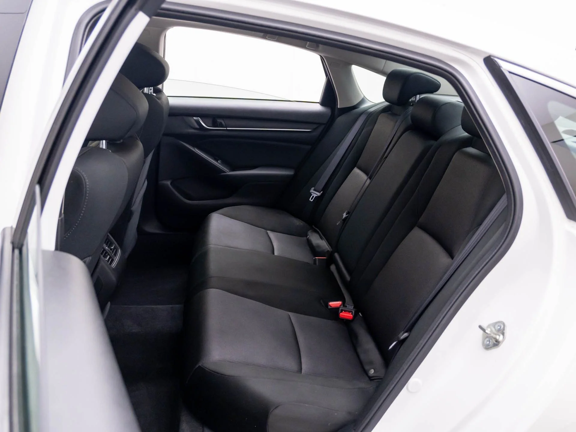 Used 2018  Honda EX image 16