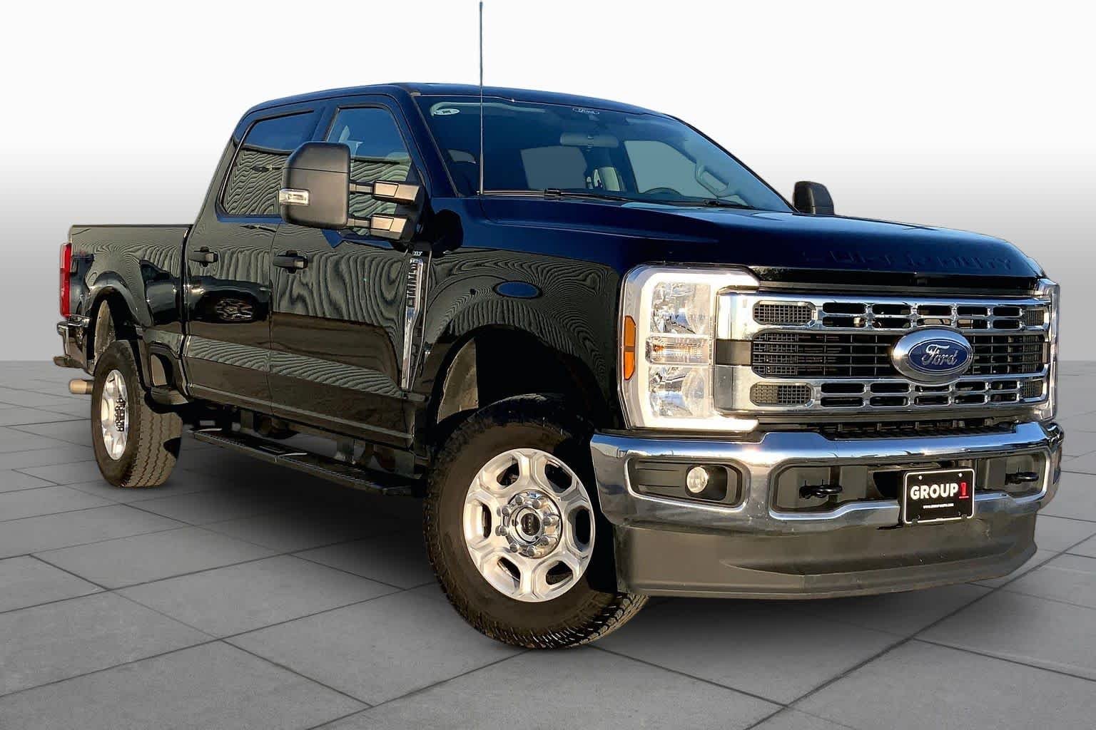 Used 2025 Agate Black Metallic Ford F-250 Pickup XLT image 3