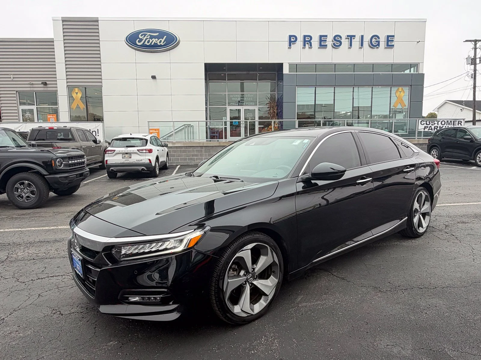 Used 2020 Black Honda Touring 2.0T image 1