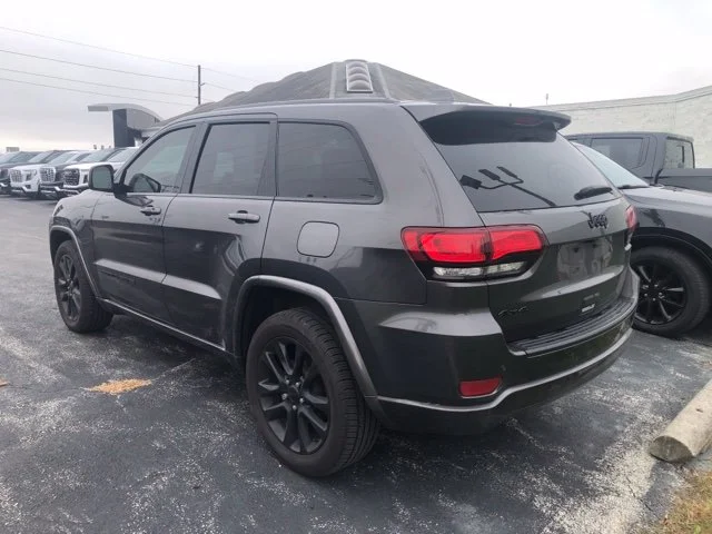 Used 2021 Gray Jeep Laredo X image 2