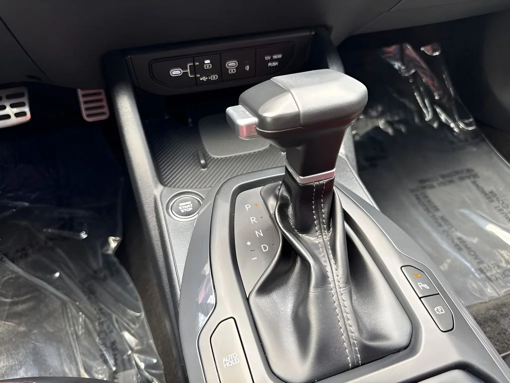Used 2025 White Kia GT-Line Turbo image 18