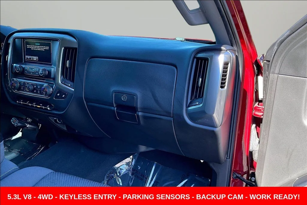 Used 2018 Red Chevrolet LT image 32