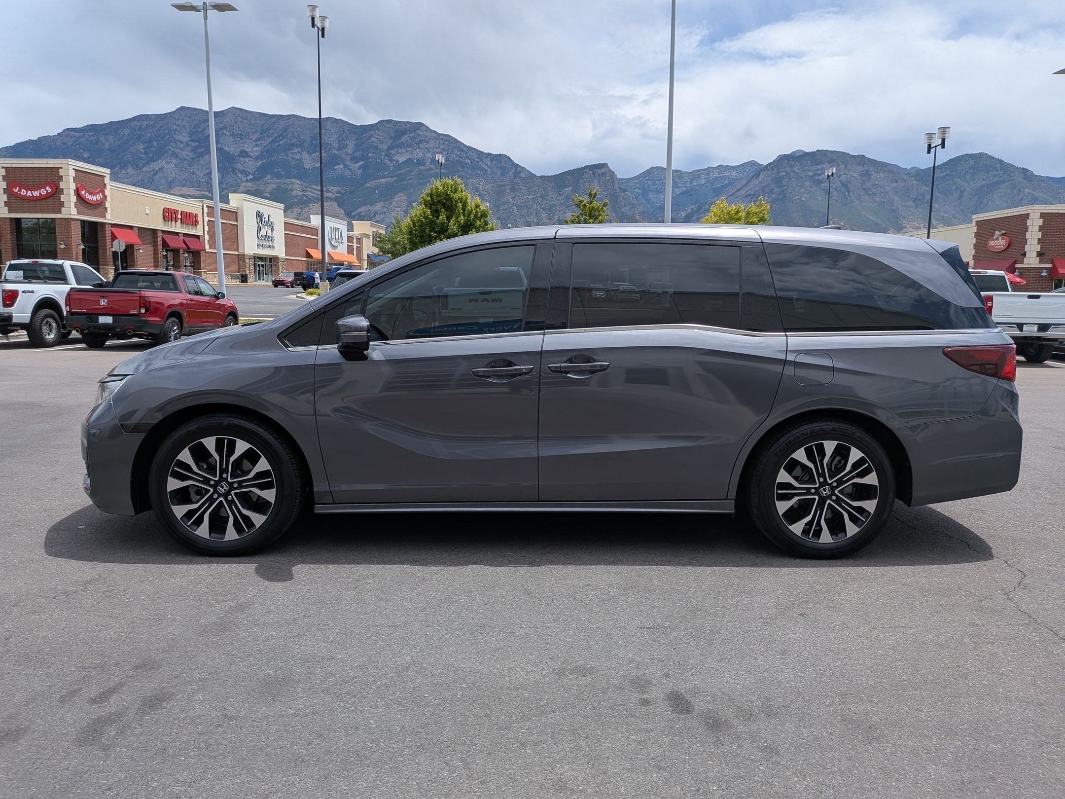 2025 Honda Odyssey Elite - Photo 9
