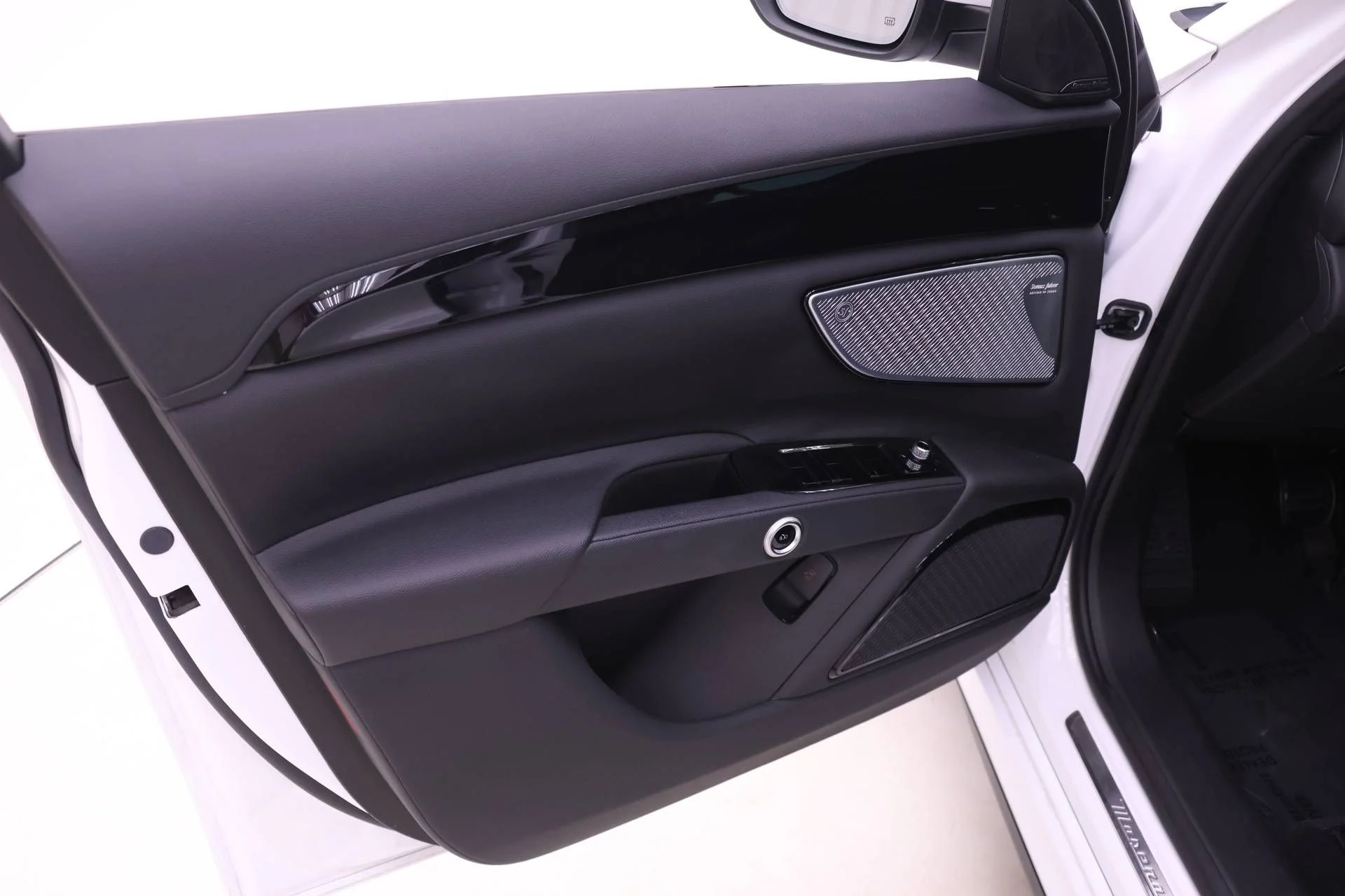 Used 2023 White Maserati Modena image 13