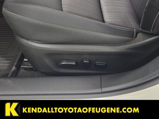 Used 2022 White Nissan 2.5 SV image 23