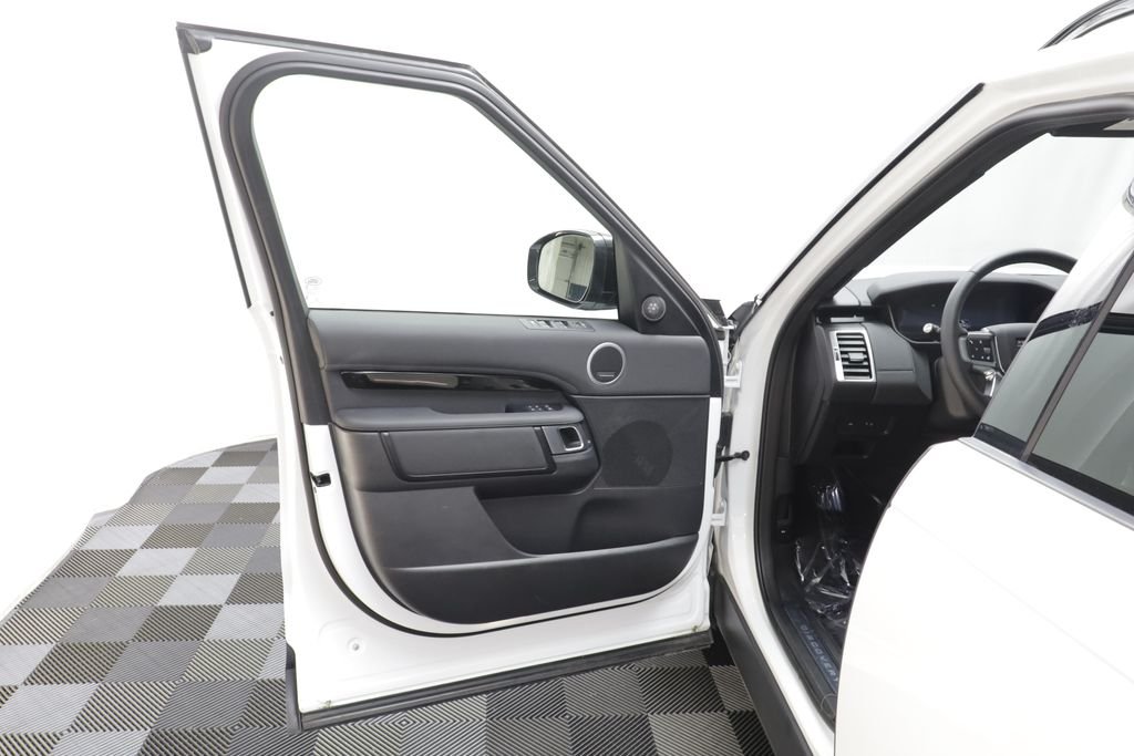 Used 2025 White Land Rover S image 5