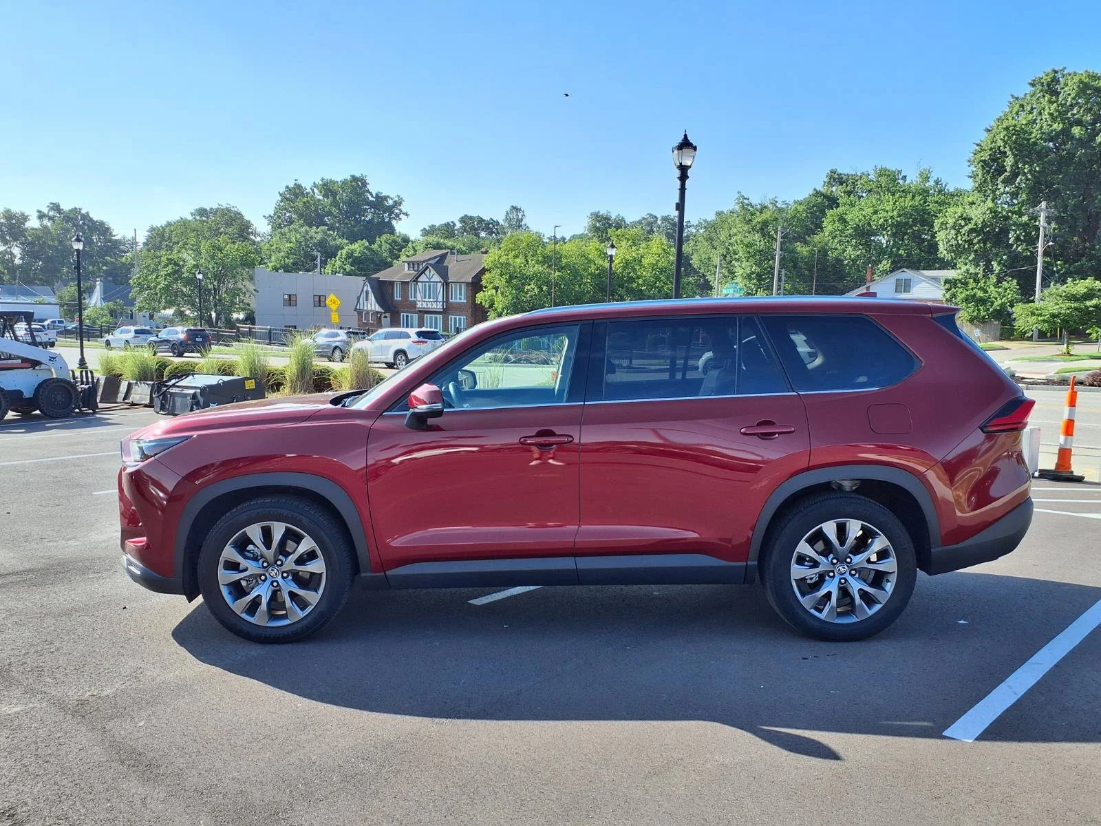 Certified Used 2024 Pearl Toyota Limited image 30