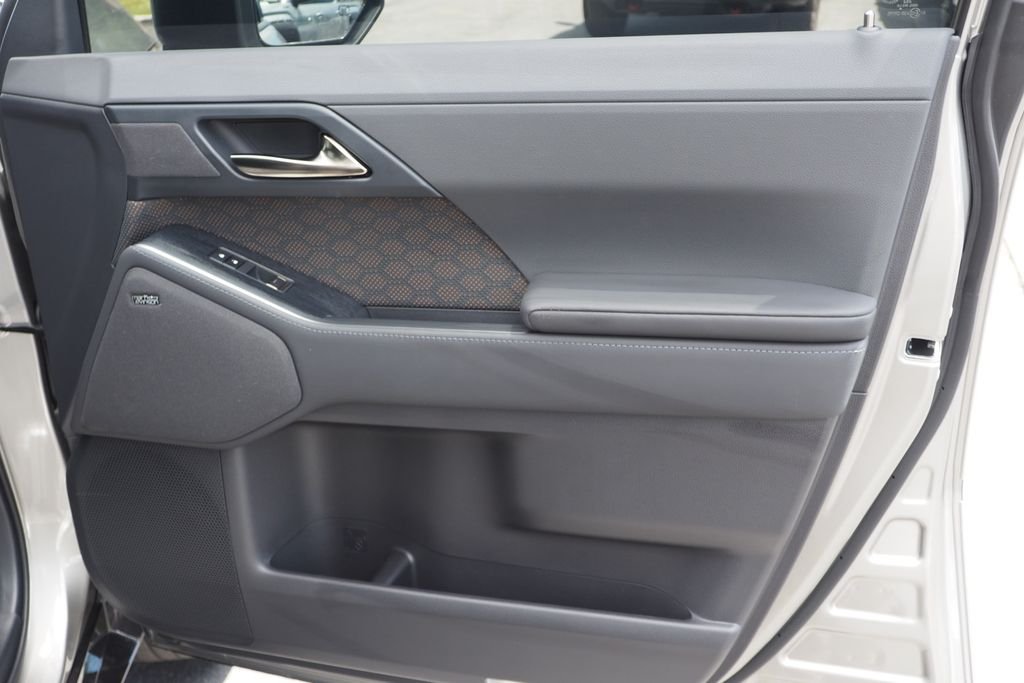 Used 2025 Silver Lexus 550 Luxury+ image 26