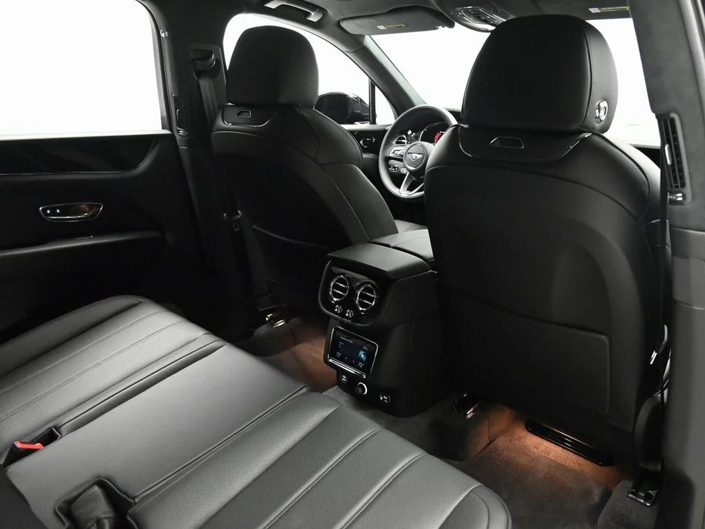 Used 2025 Beluga Bentley V8 image 11