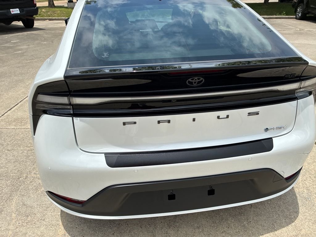 New 2026 WIND CHILL PEARL Toyota SE image 6