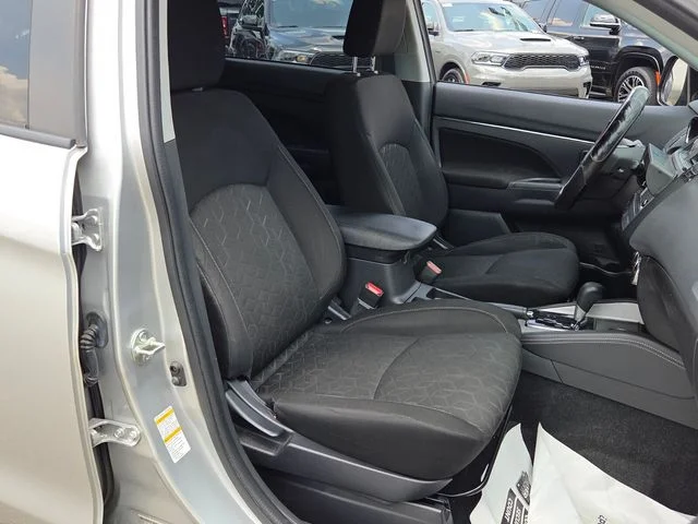 Used 2021  Mitsubishi 2.0 ES image 15